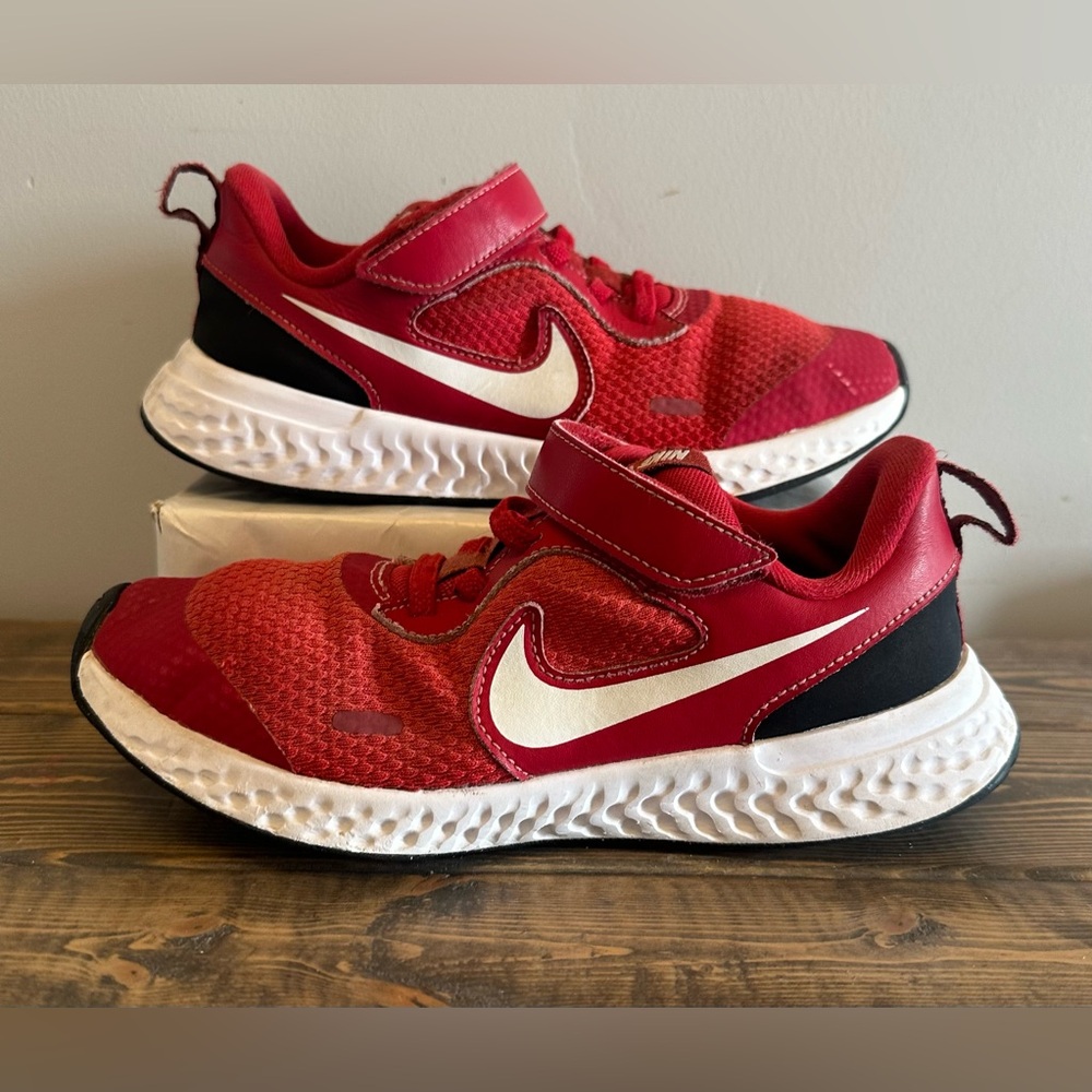 Nike Kids Revolution 5 Red White and Black BQ5672-600 Size 2Y